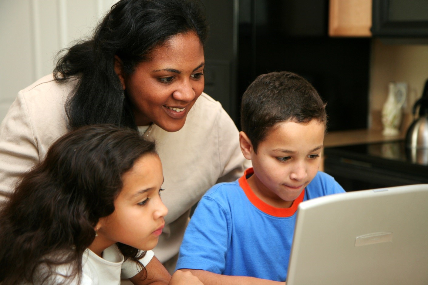 21-Internet-safety-for-youth-while-learning-online-image.jpg